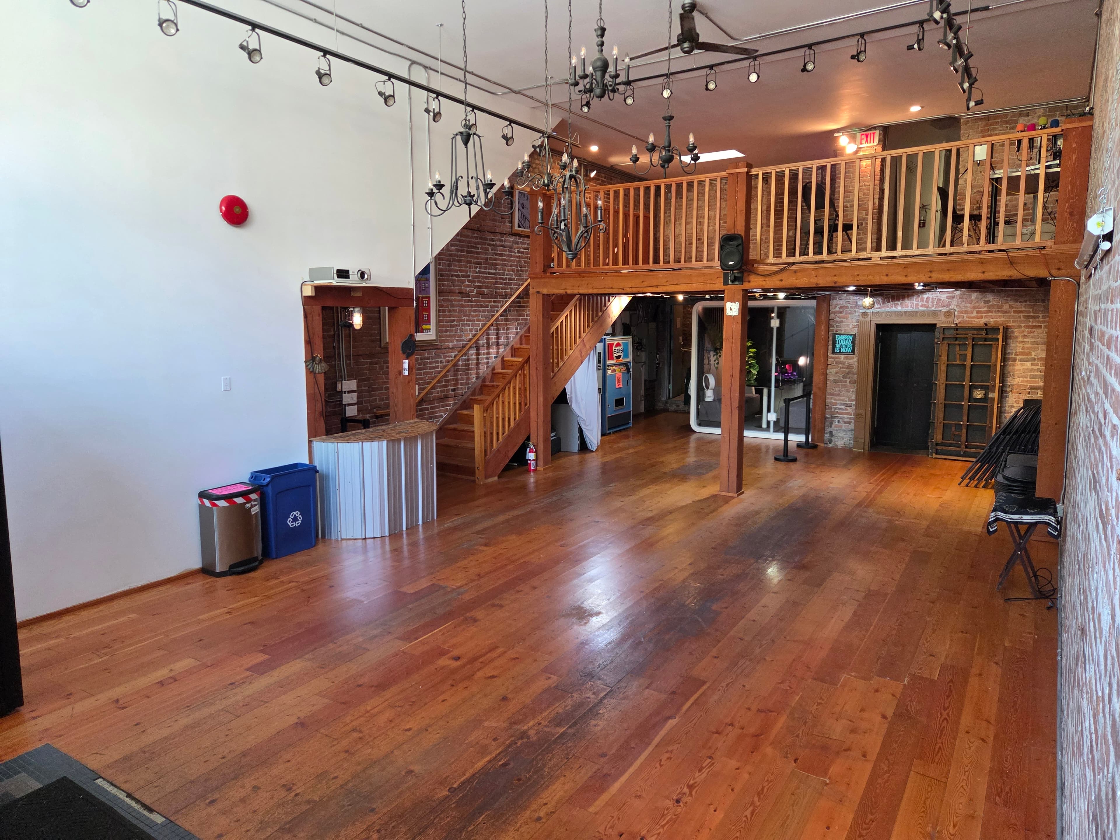 Side view of the DCTRL event space